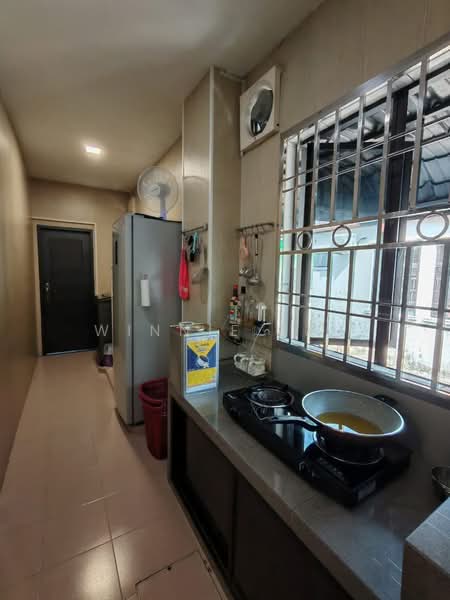 Rumah Teres 1 Tingkat untuk Dijual di Taman Molek (Johor Bahru) - Winnie Tan - Kitchen - PropertyGuru.com.my