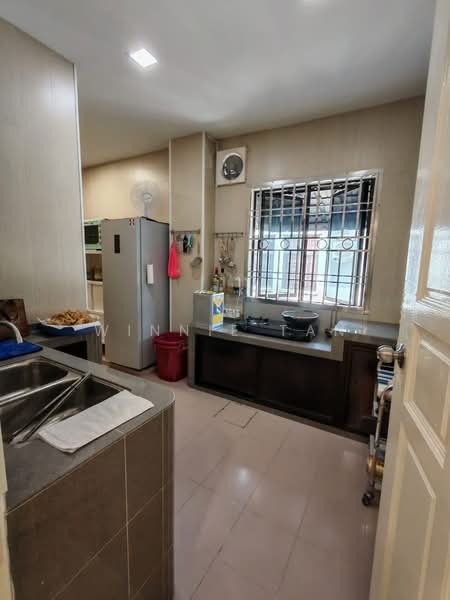 Rumah Teres 1 Tingkat untuk Dijual di Taman Molek (Johor Bahru) - Winnie Tan - Kitchen - PropertyGuru.com.my