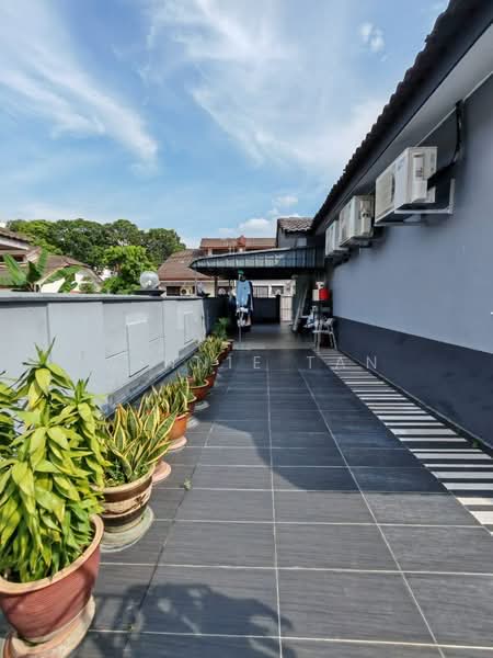 Rumah Teres 1 Tingkat untuk Dijual di Taman Molek (Johor Bahru) - Winnie Tan - Exterior - PropertyGuru.com.my