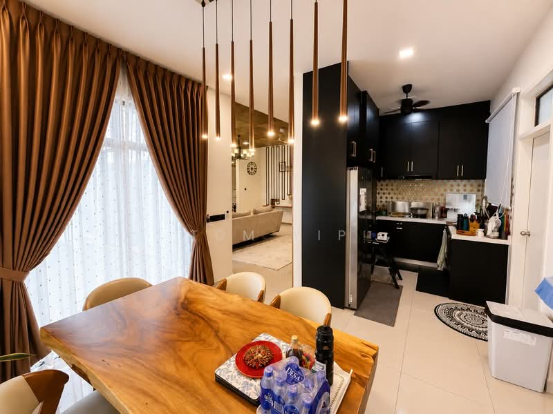 Cluster House for Sale in Eco Grandeur (Puncak Alam) - Tom Yip - Dining Room - PropertyGuru.com.my