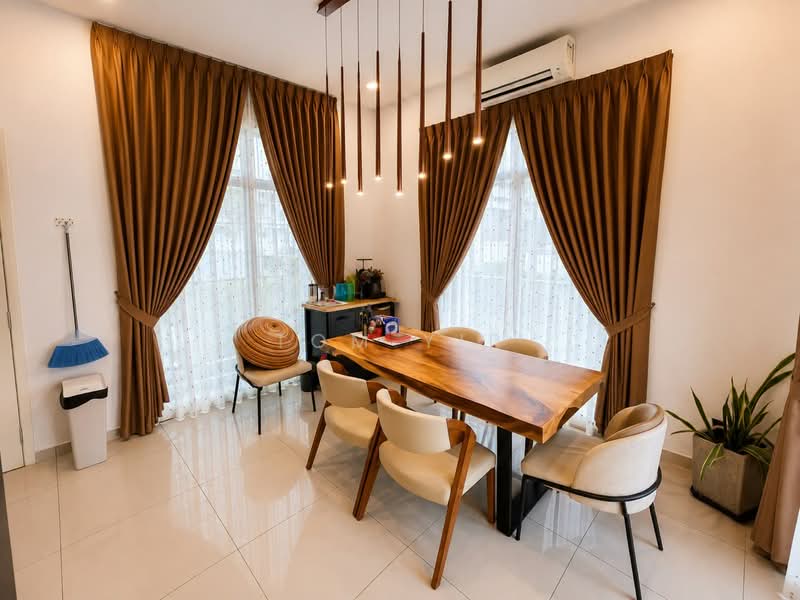 Cluster House for Sale in Eco Grandeur (Puncak Alam) - Tom Yip - Dining Room - PropertyGuru.com.my