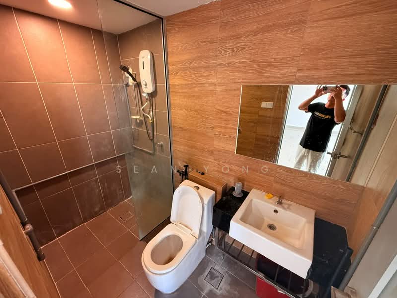Servis Apartment untuk Dijual di Emerald Avenue - Sean Yong - Bathroom - PropertyGuru.com.my