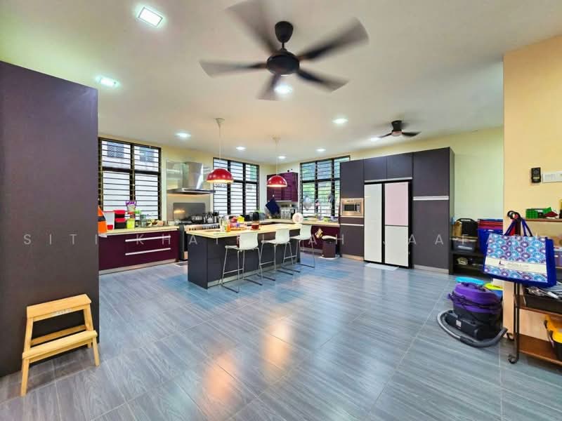 Semi-Detached House for Sale in Sungai Buloh (Selangor) - SITI KHAIRIYAH JAAFAR - Kitchen - PropertyGuru.com.my