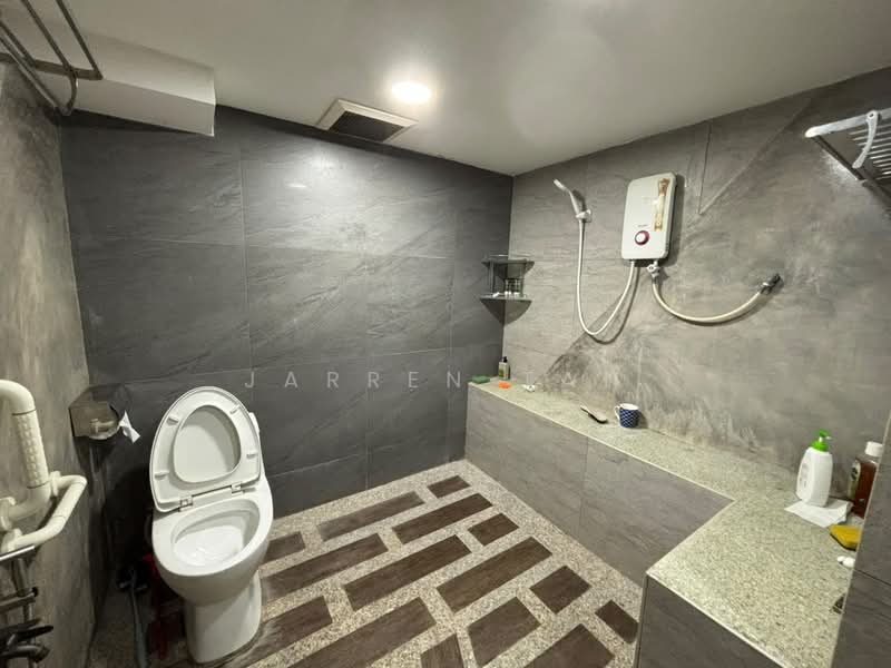 Office for Rent in Taman Puchong Prima (Puchong) - Jarren Tan - Bathroom - PropertyGuru.com.my