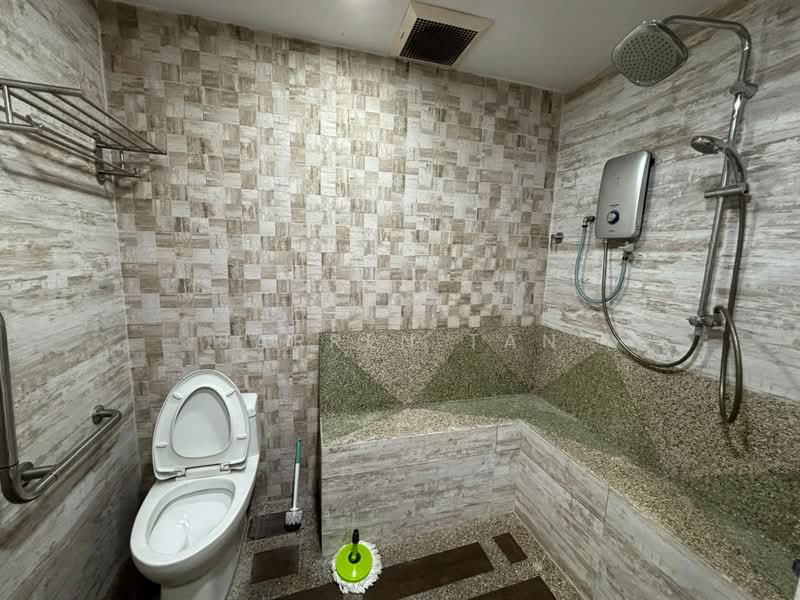 Office for Rent in Taman Puchong Prima (Puchong) - Jarren Tan - Bathroom - PropertyGuru.com.my