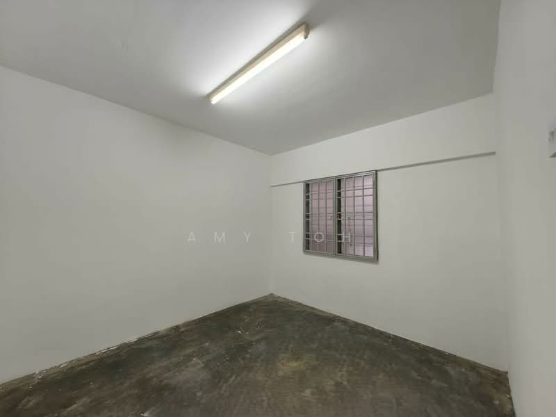 Flat for Rent at Desa Ixora - Amy Toh - Room - PropertyGuru.com.my
