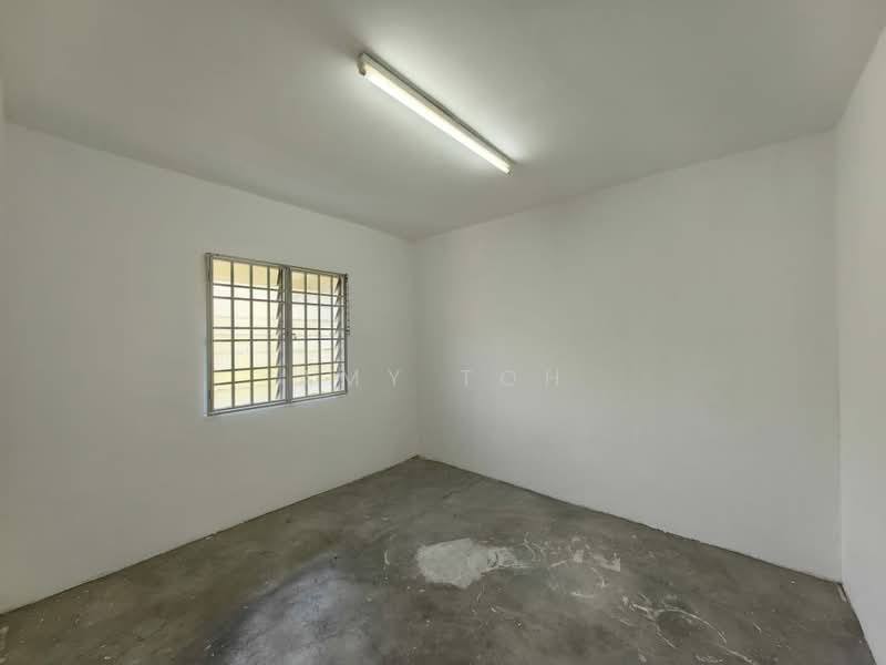 Flat for Rent at Desa Ixora - Amy Toh - Room - PropertyGuru.com.my