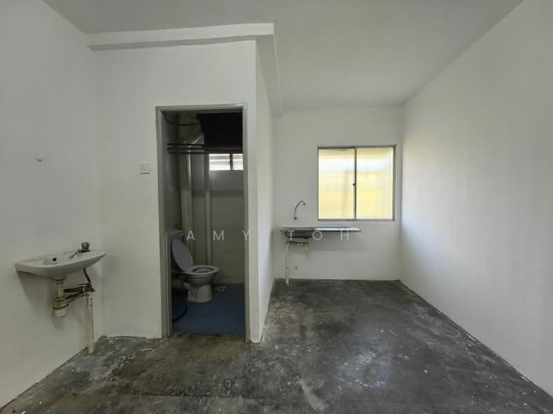 Flat for Rent at Desa Ixora - Amy Toh - Kitchen - PropertyGuru.com.my