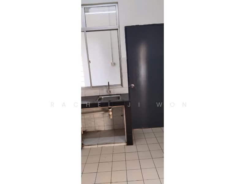 Apartment for Rent at Pangsapuri Lagoon Perdana - Rachel Ji Won - Kitchen - PropertyGuru.com.my