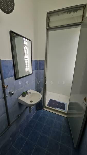 Apartment for Rent at Mentari Court 2, Bandar Sunway - Dr Munis - Bathroom - PropertyGuru.com.my