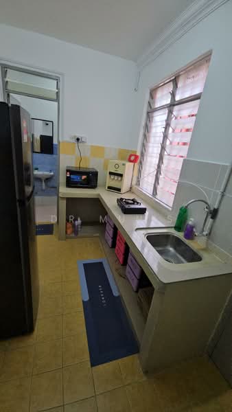 Apartment for Rent at Mentari Court 2, Bandar Sunway - Dr Munis - Kitchen - PropertyGuru.com.my