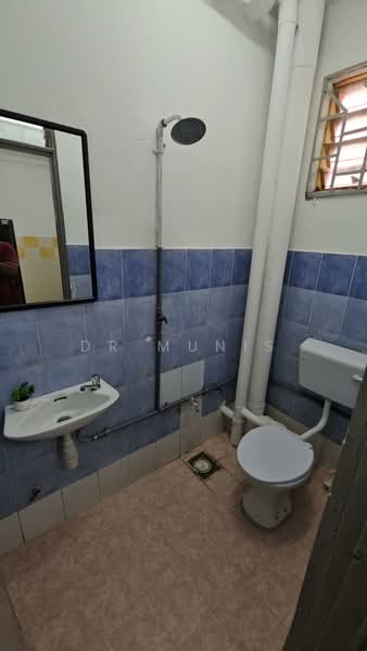 Apartment for Rent at Mentari Court 2, Bandar Sunway - Dr Munis - Bathroom - PropertyGuru.com.my