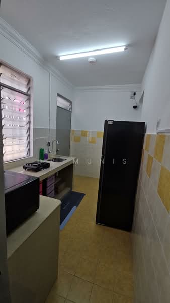 Apartment for Rent at Mentari Court 2, Bandar Sunway - Dr Munis - Kitchen - PropertyGuru.com.my