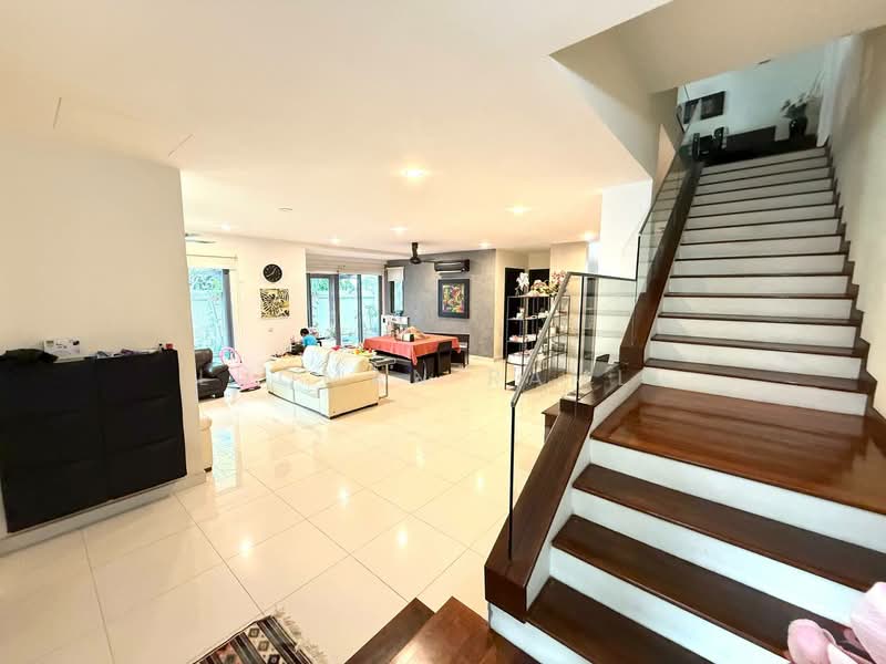 Rumah Berkembar untuk Dijual di Bandar Baru Bangi (Selangor) - Luqman Ramli - Living Room - PropertyGuru.com.my