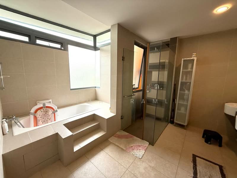 Rumah Berkembar untuk Dijual di Bandar Baru Bangi (Selangor) - Luqman Ramli - Bathroom - PropertyGuru.com.my
