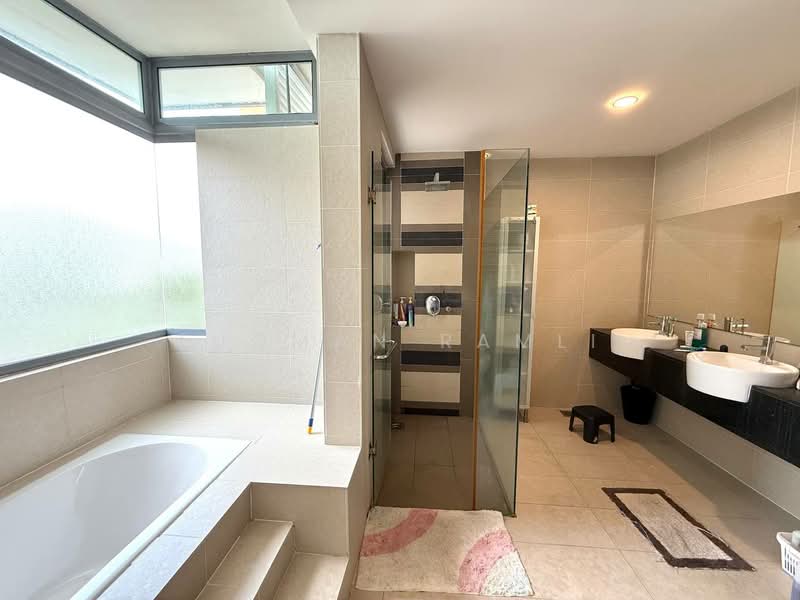 Rumah Berkembar untuk Dijual di Bandar Baru Bangi (Selangor) - Luqman Ramli - Bathroom - PropertyGuru.com.my
