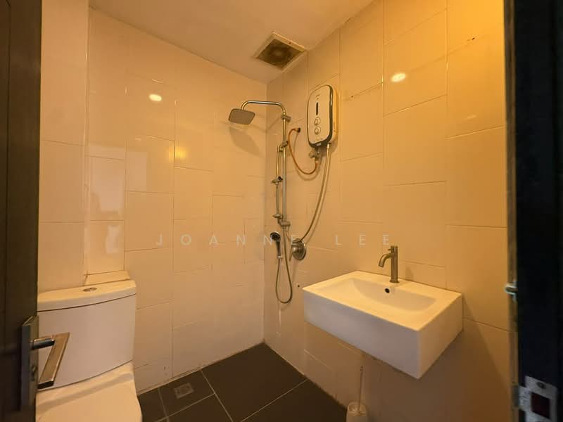 Rumah Teres 3-Tingkat untuk Disewa di Kota Kinabalu (Sabah) - Joanne Lee - Bathroom - PropertyGuru.com.my