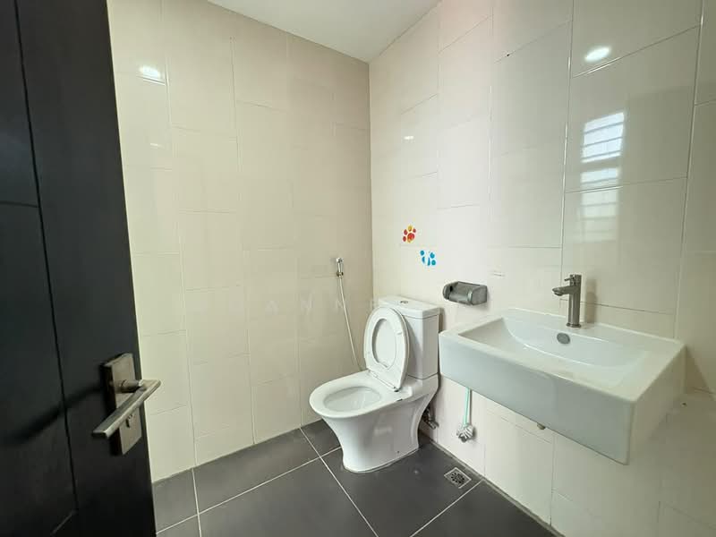 Rumah Teres 3-Tingkat untuk Disewa di Kota Kinabalu (Sabah) - Joanne Lee - Bathroom - PropertyGuru.com.my