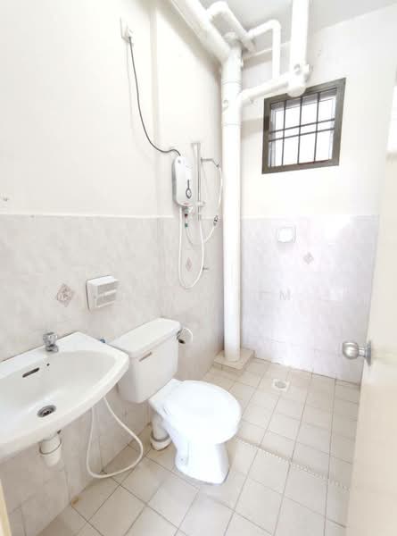 Pangsapuri untuk Dijual di Sri Akasia - Robin Lim - Bathroom - PropertyGuru.com.my
