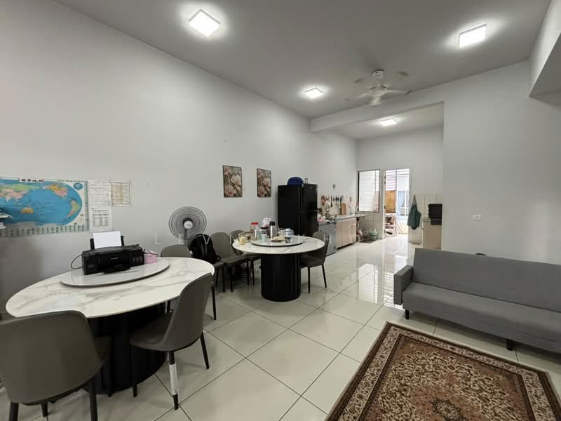 2-storey Terraced House for Sale in Tamansari (Rawang) - Levin Khoo - Living Room - PropertyGuru.com.my