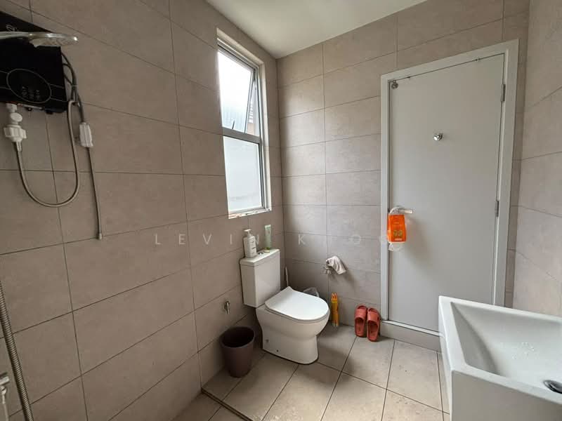 2-storey Terraced House for Sale in Tamansari (Rawang) - Levin Khoo - Bathroom - PropertyGuru.com.my