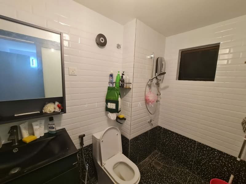 Rumah Bandar untuk Dijual di Bandar Sri Permaisuri (Cheras) - Jim Tan - Bathroom - PropertyGuru.com.my