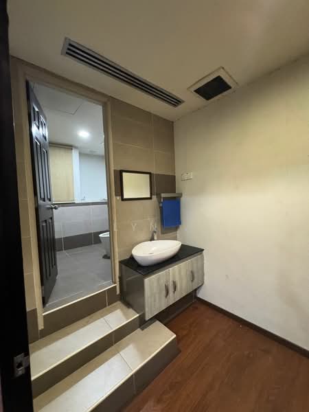 Office for Rent in Bukit Bintang (KL City Centre) - Lyn . - Bathroom - PropertyGuru.com.my