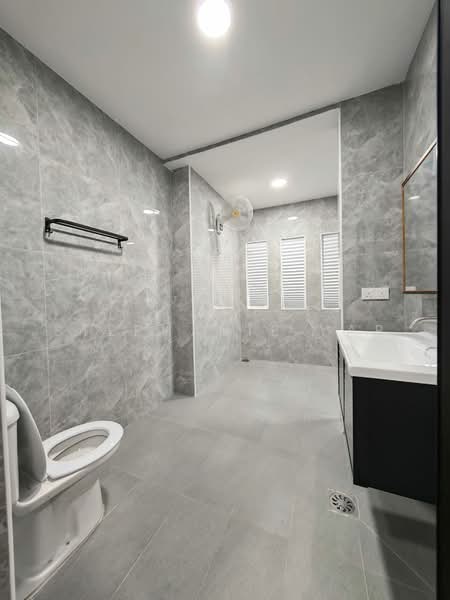 Rumah Berkembar untuk Disewa di Taman Sutera Utama (Skudai) - Stephanie Yap - Bathroom - PropertyGuru.com.my