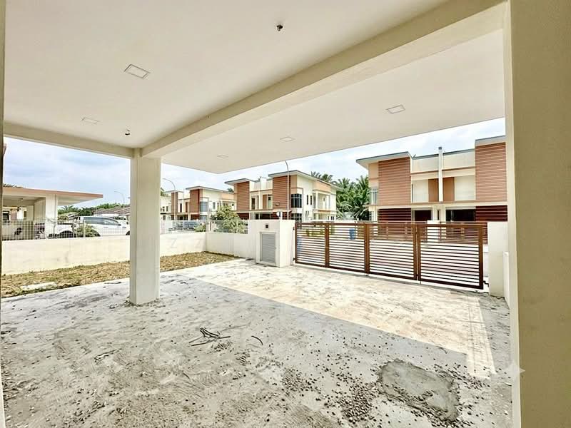 Semi-Detached House for Sale in Shah Alam (Selangor) - Izzah Alias - Exterior - PropertyGuru.com.my