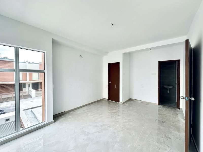 Semi-Detached House for Sale in Shah Alam (Selangor) - Izzah Alias - PropertyGuru.com.my