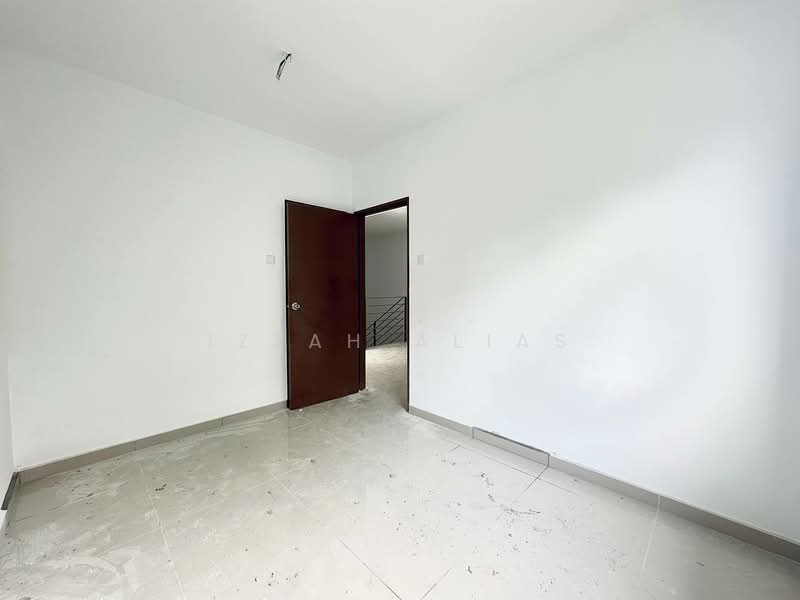 Semi-Detached House for Sale in Shah Alam (Selangor) - Izzah Alias - PropertyGuru.com.my