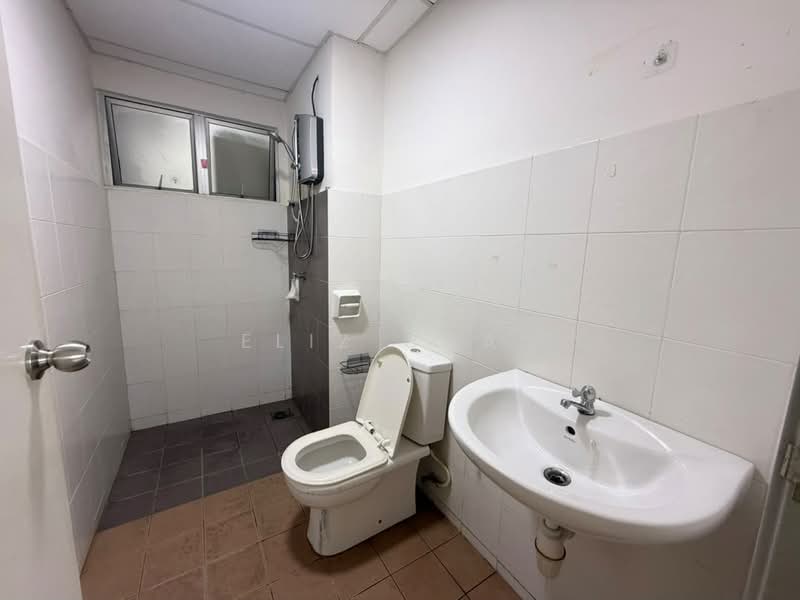 Kondominium untuk Disewa di Penaga @ Taman Raintree - Eliz Chan - Bathroom - PropertyGuru.com.my