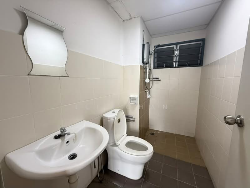 Kondominium untuk Disewa di Penaga @ Taman Raintree - Eliz Chan - Bathroom - PropertyGuru.com.my