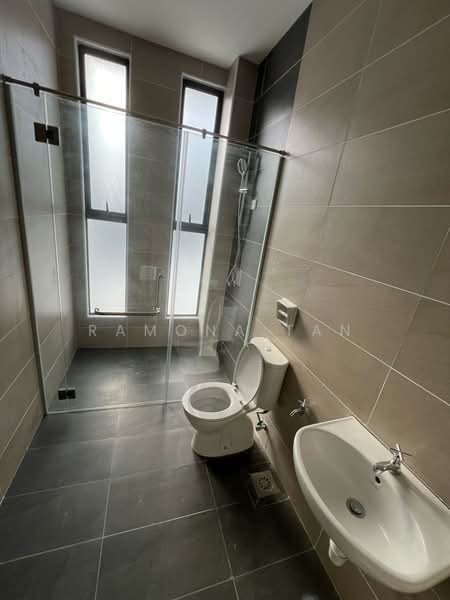Rumah Teres untuk Dijual di Tanjong Minyak (Melaka) - Ramona Tan - Bathroom - PropertyGuru.com.my