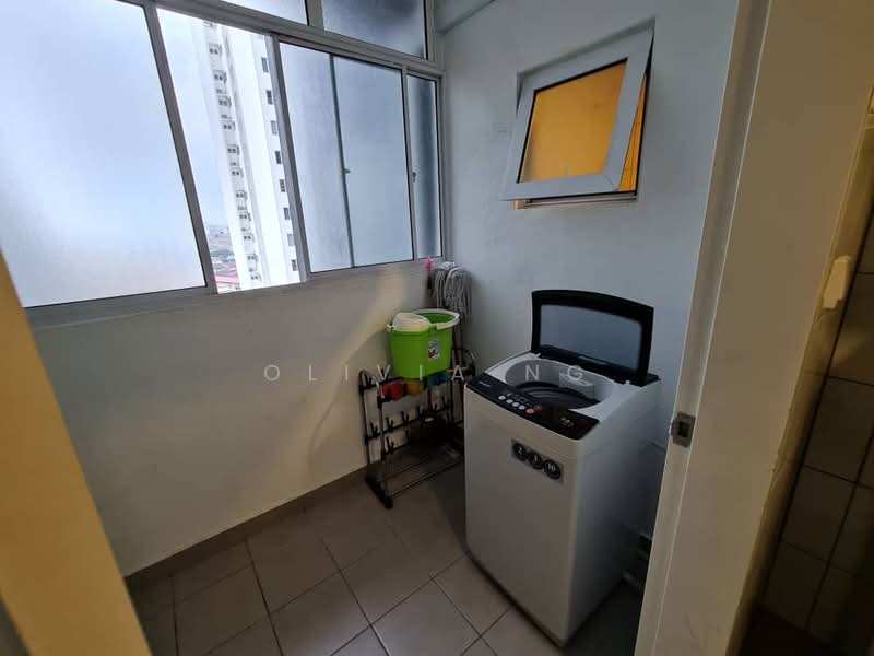 Kondominium untuk Disewa di The Holmes 1 - Olivia Ng - Balcony - PropertyGuru.com.my