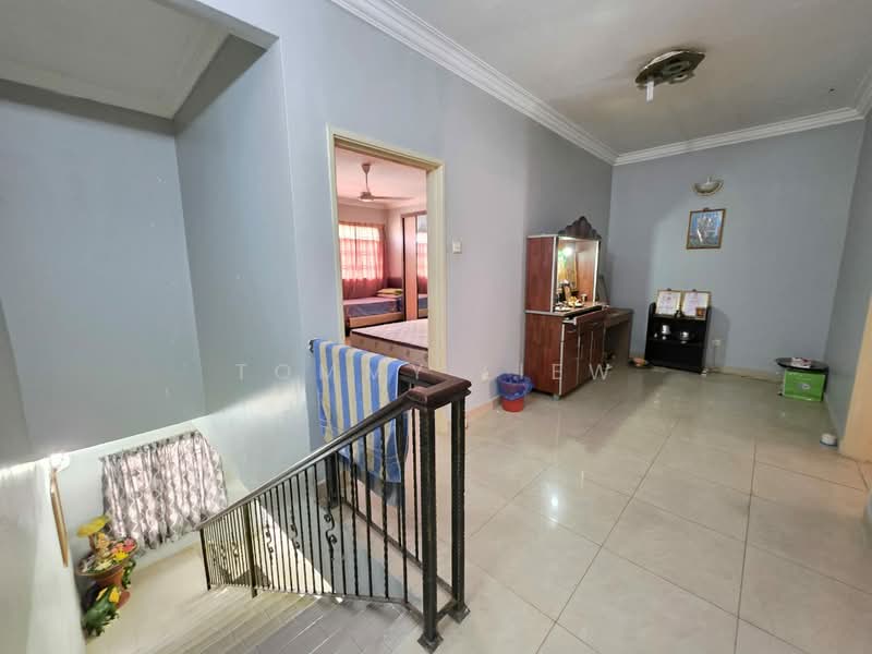 Rumah Teres 2 Tingkat untuk Dijual di Taman Seri Taming (Cheras) - Tommy Liew - Corridor - PropertyGuru.com.my