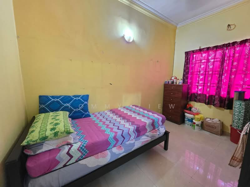 Rumah Teres 2 Tingkat untuk Dijual di Taman Seri Taming (Cheras) - Tommy Liew - Bedroom - PropertyGuru.com.my