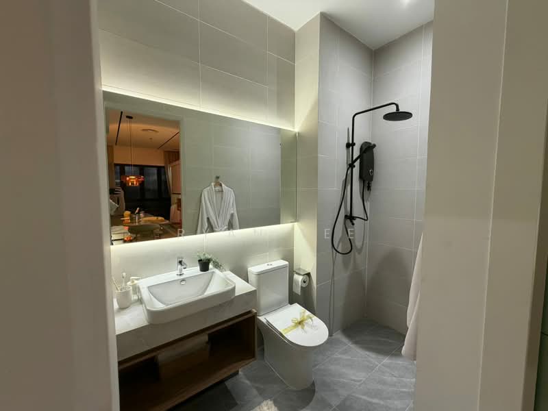 Kediaman Servis untuk Dijual di Summer Suites - Residensi Bukit Meldrum - RYAN TEE - Bathroom - PropertyGuru.com.my