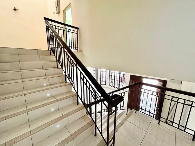 Rumah Teres 2 Tingkat untuk Dijual di Bandar Tun Hussein Onn (Cheras) - Danilo Lim - Corridor - PropertyGuru.com.my