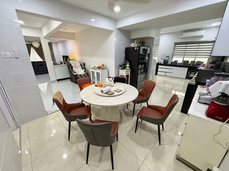 2-storey Terraced House for Sale in Bandar Tun Hussein Onn (Cheras) - Danilo Lim - Dining Room - PropertyGuru.com.my