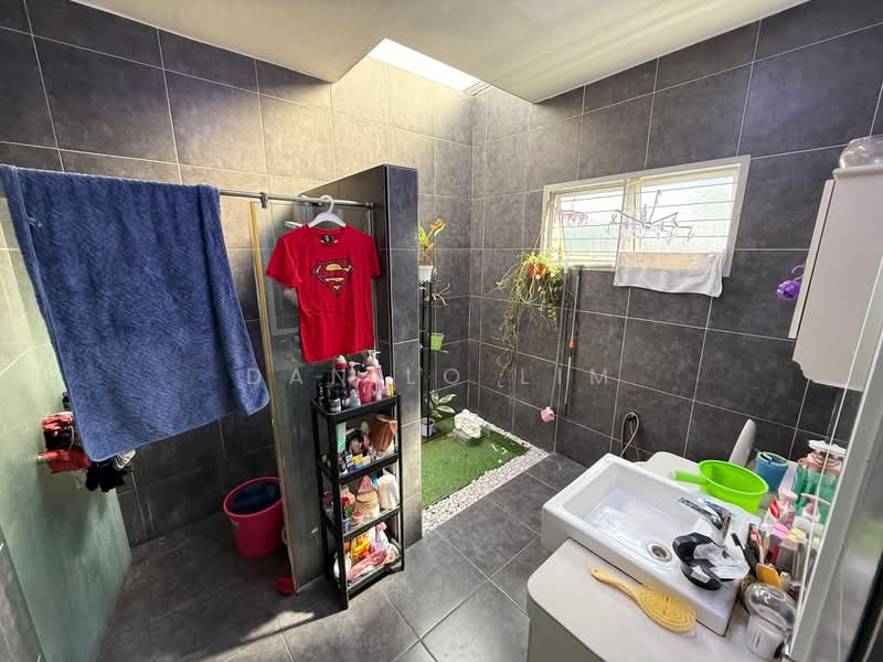 Semi-Detached House for Sale in Bandar Tun Hussein Onn (Cheras) - Danilo Lim - Bathroom - PropertyGuru.com.my
