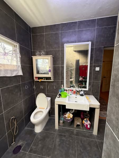 Semi-Detached House for Sale in Bandar Tun Hussein Onn (Cheras) - Danilo Lim - Bathroom - PropertyGuru.com.my