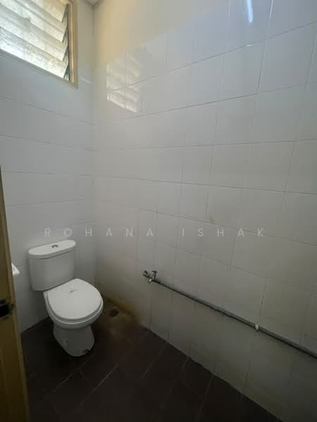 Kedai untuk Disewa di Puncak Alam (Selangor) - Rohana Ishak - Bathroom - PropertyGuru.com.my