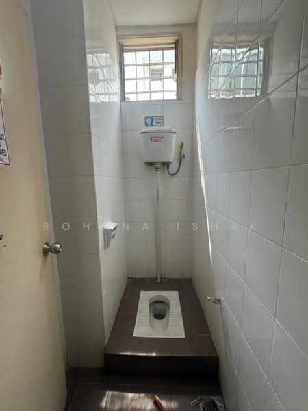 Kedai untuk Disewa di Puncak Alam (Selangor) - Rohana Ishak - Bathroom - PropertyGuru.com.my