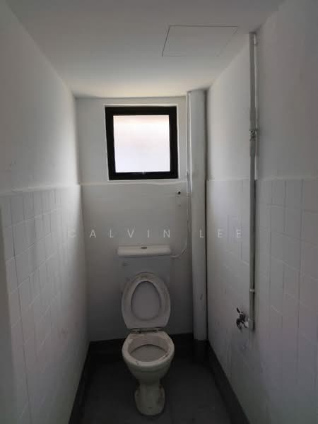 Shop for Rent in Taman Puteri Wangsa (Ulu Tiram) - Calvin Lee - Bathroom - PropertyGuru.com.my