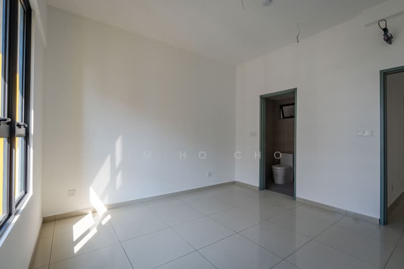 Servis Apartment untuk Dijual di Parkland Residence - Jim Ho Cho - Bathroom - PropertyGuru.com.my