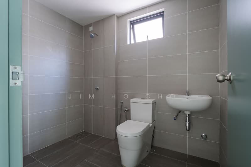 Servis Apartment untuk Dijual di Parkland Residence - Jim Ho Cho - Bathroom - PropertyGuru.com.my