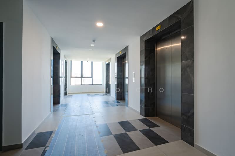 Servis Apartment untuk Dijual di Parkland Residence - Jim Ho Cho - Corridor - PropertyGuru.com.my