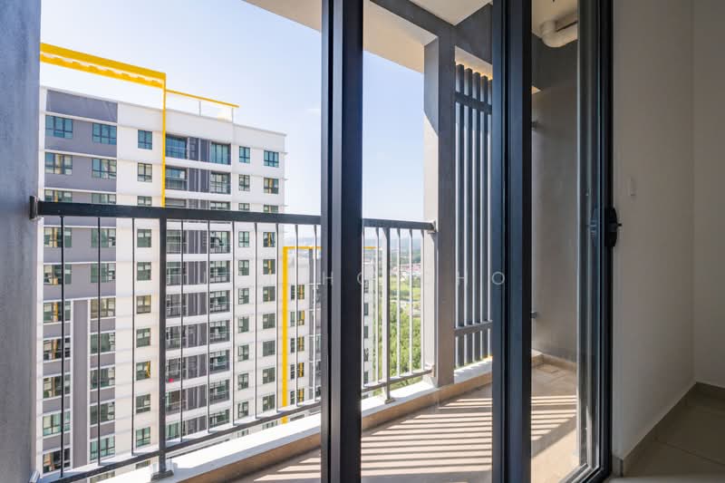 Servis Apartment untuk Dijual di Parkland Residence - Jim Ho Cho - Balcony - PropertyGuru.com.my