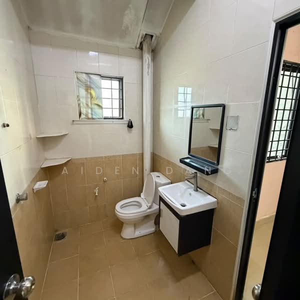 2-storey Terraced House for Sale in Taman Puncak Jalil (Seri Kembangan) - Aiden Dang - Bathroom - PropertyGuru.com.my